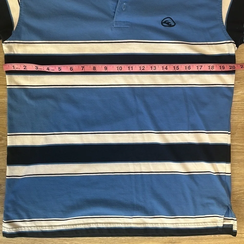 Heat Wave Blue Striped Polo Shirt with Logo. Size Medium